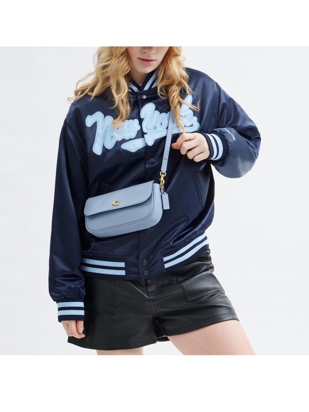 ❌❌SOLD❌❌ Coach Brook Flap Chain Bag Blue Refined Calf Leather Gold Hardware - Picture 2 of 8